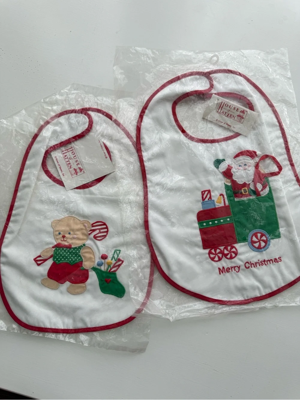 House of Hatten Kids Christmas Bib Set - White with Red Trim